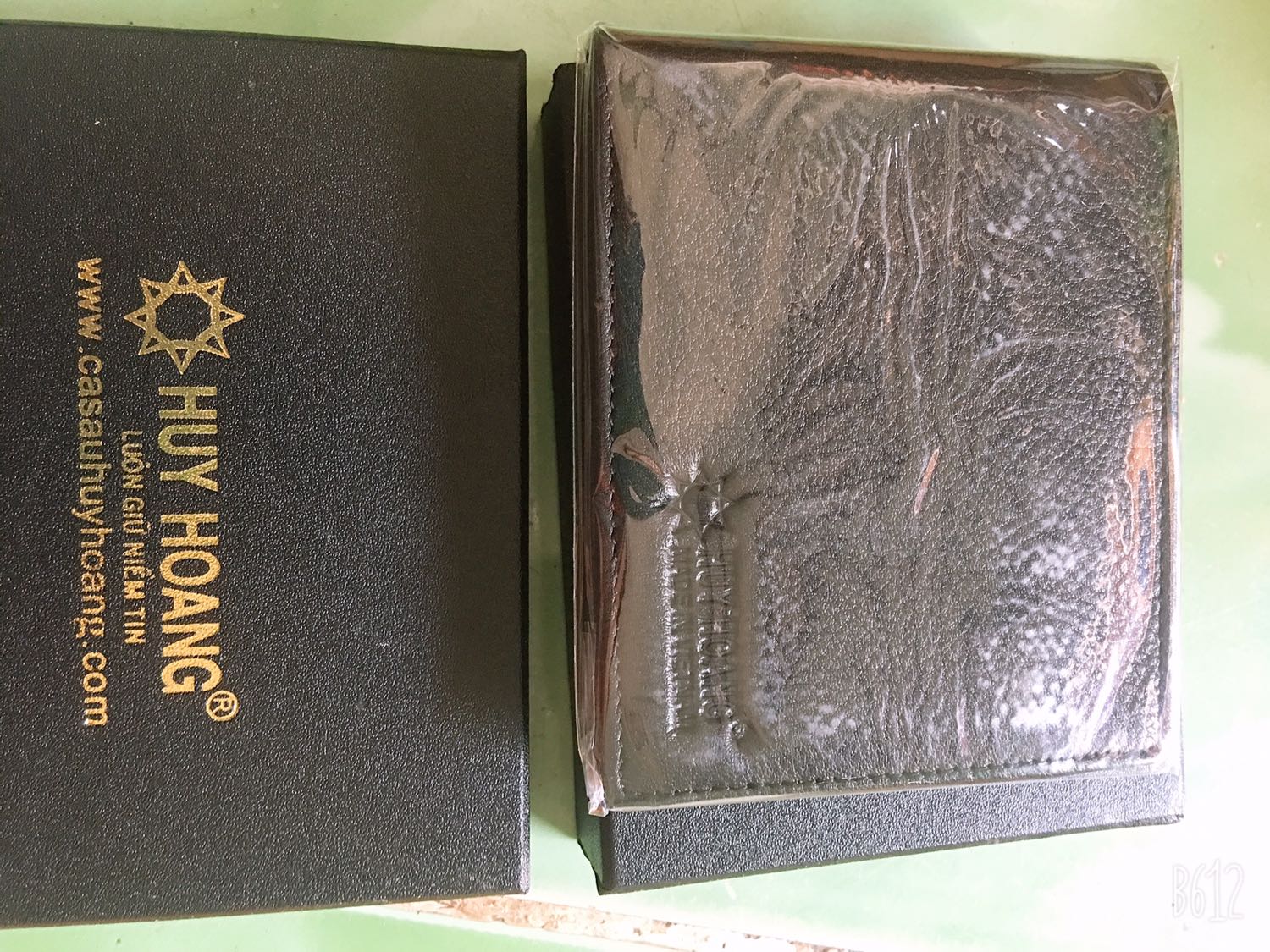 Ví rất  đẹp  đóng hộp kĩ càng chắt chắn giao hàng lại nhanh rất đáng tin cậy