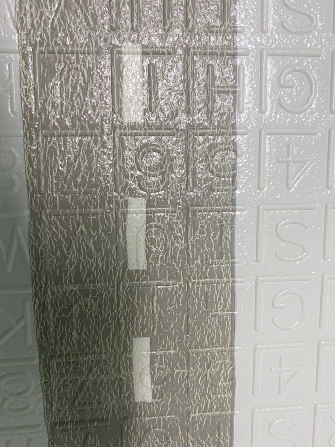 Hàng lỗi mang về kêu shop đổi mà shop đùn đẩy qua hãng để ngta liên hệ báo đổi lại chờ hoài chẳng thấy ma nào gọi, tiền mất tật mang cạch mặt shop này ra