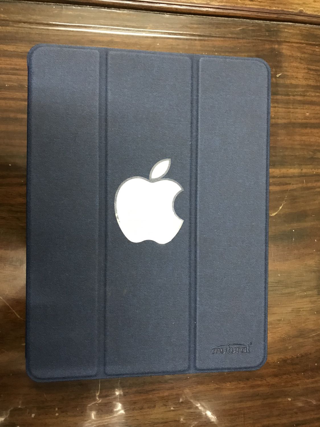 Có ngăn đựng bút , giao nhanh, đúng tiêu chuẩn