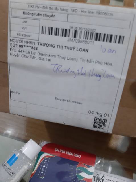 Mua hàng Tiki bao nhiêu năm.. lần 2 thất vọng..Mình đặt kem dưỡng môi...sản phẩm ở trên..mà nhận được 1 chai nước tẩy trang..
Shop vui lòng giải quyết sự nhầm lẫn này giúp mình nhé. Mua hàng Tiki bao nhiêu năm.. lần 2 thất vọng..Mình đặt kem dưỡng môi...sản phẩm ở trên..mà nhận được 1 chai nước tẩy trang..
Shop vui lòng giải quyết sự nhầm lẫn này giúp mình nhé.