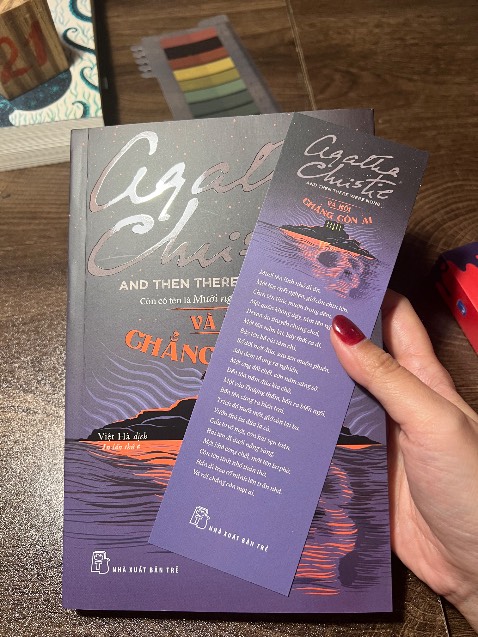 Sách cũng ngắn nên đọc 1 buổi là xong. Khúc đầu mình phải lật đi lật lại do quên tên nv. Plot hay, không thể đoán được hung thủ.