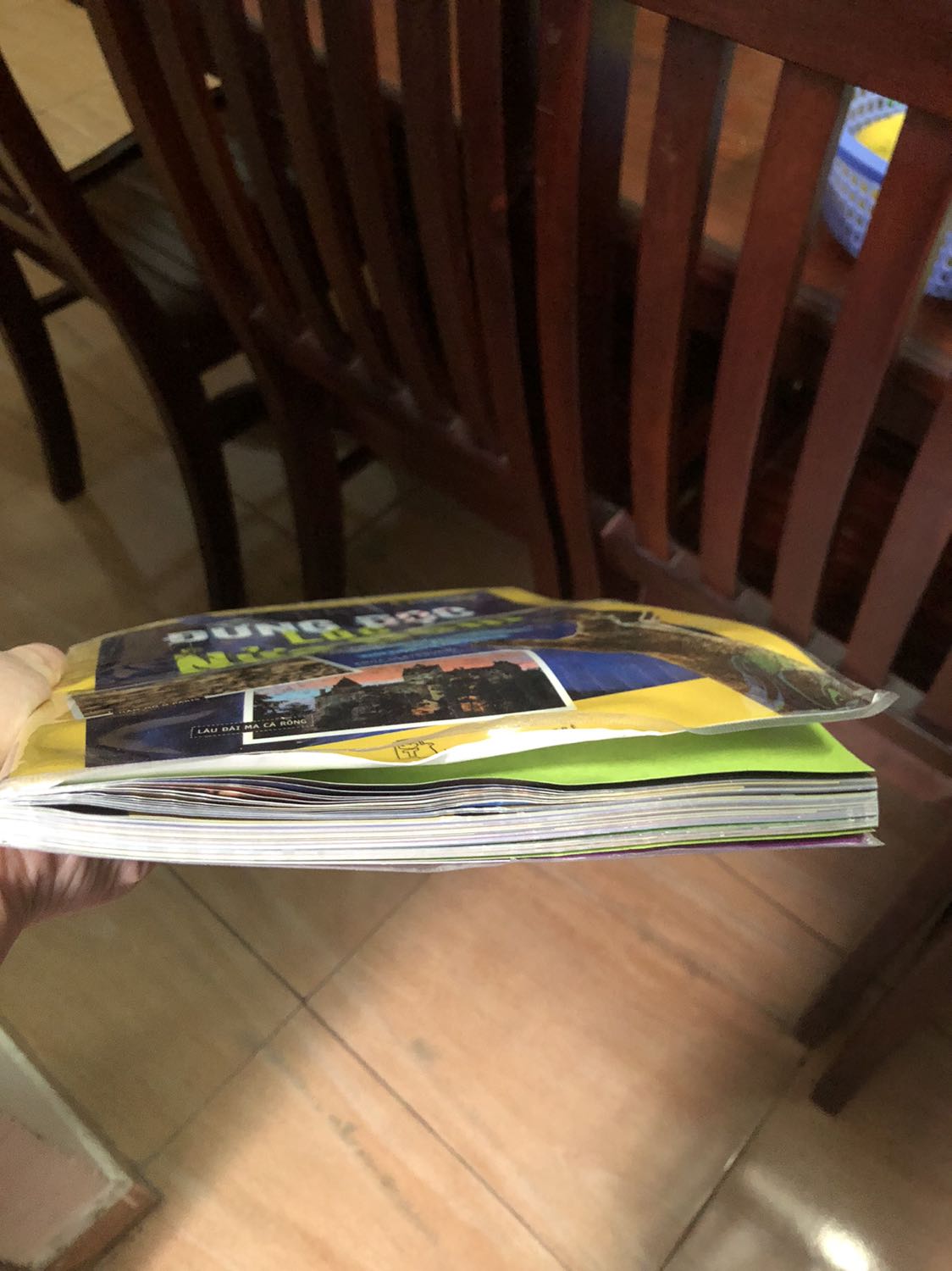 Nội dung sách rất hay, nhưng vận chuyển quá ẩu. Mình rất quý sách, nên sorry tiki mình ko chấp nhận được, tiki nên xem lại đơn vị vận chuyển