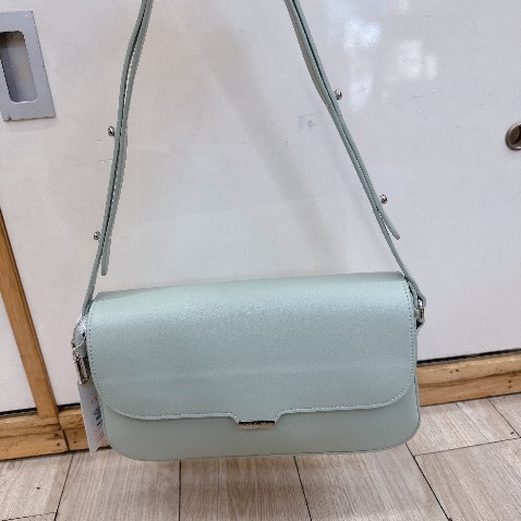 Hàng đẹp chất lượng cao form này đựng đồ mỹ ohaarm là thoải mái lun nha