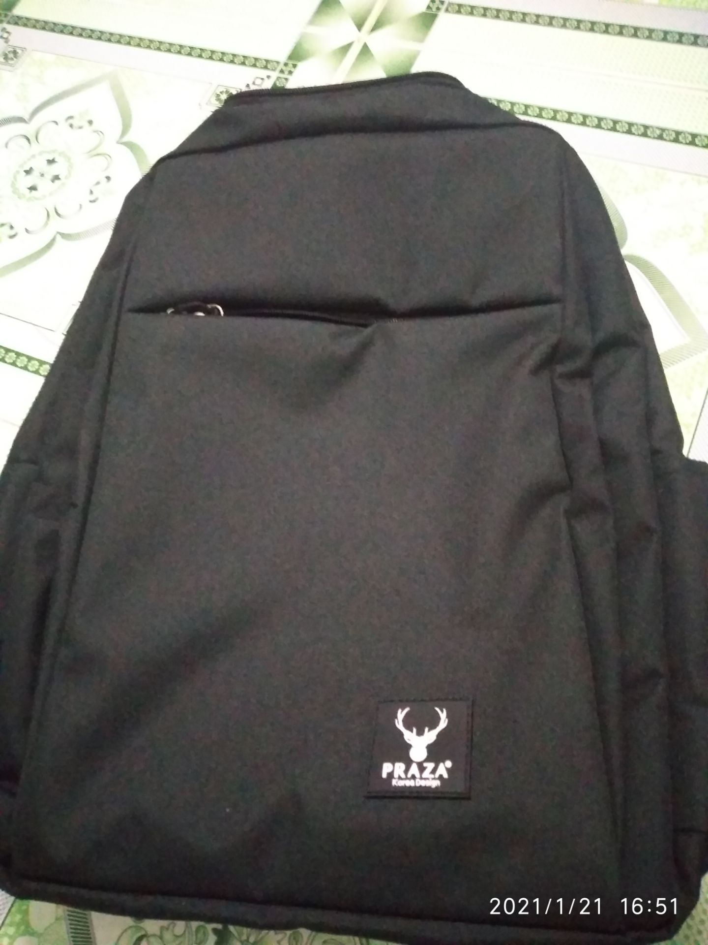 giao hàng nhanh. đóng gói cẩn thận. balo to so với Lap 14 inches, ngăn bên ngoài nhỏ nên không thể để chai nước được. balo mình mới mua có 1 đoạn đường may bị bung rồi giao hàng nhanh. đóng gói cẩn thận. balo to so với Lap 14 inches, ngăn bên ngoài nhỏ nên không thể để chai nước được. balo mình mới mua có 1 đoạn đường may bị bung rồi