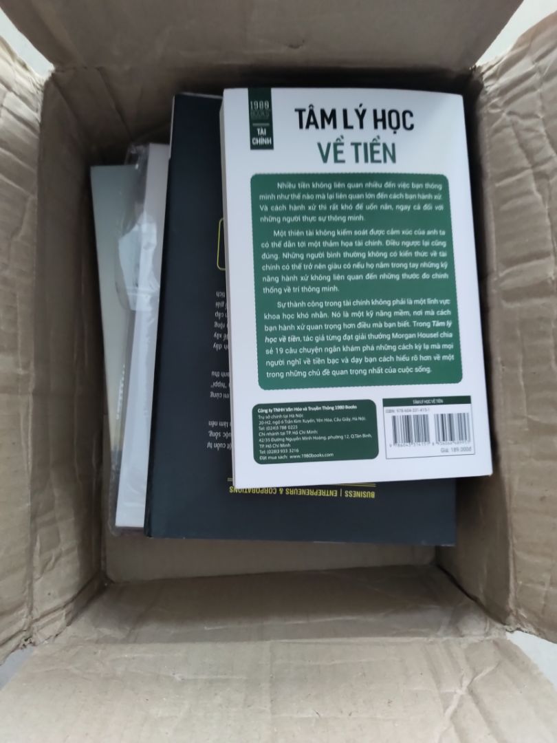 Cuốn này có tới 1/5 quyển là dùng để liệt kê chú thích, tài liệu tham khảo. Thật sự thấy tiếc khi phải chi tiền cho phần sách không hữu dụng này, mong NXB thay đổi cách làm để có giá tốt hơn, cuốn này không hề rẻ. Ngoài ra, bất kể đặt nhiều hay ít tiki trading chưa bao giờ đóng gói, bọc lót thật sự cẩn thận cả nên cho 3 sao thôi