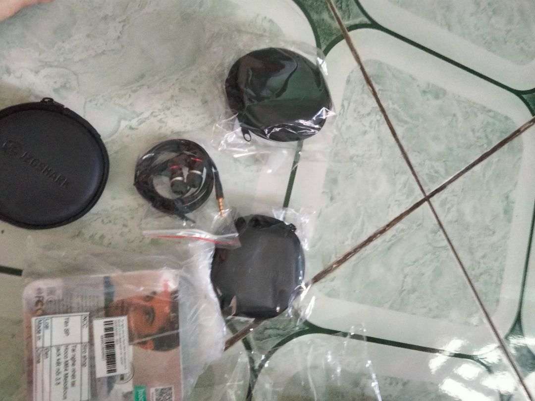 giao hàng+đóng gói+chất lượng tai nghe to ko bị rè