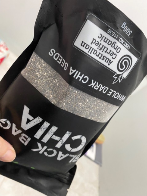 Bịch bị rách, không biết rách từ lúc nào. Ít ra đóng hàng phải chèn thêm xốp vào. Nhìn đường viền là thấy chất lượng túi không tốt rồi.