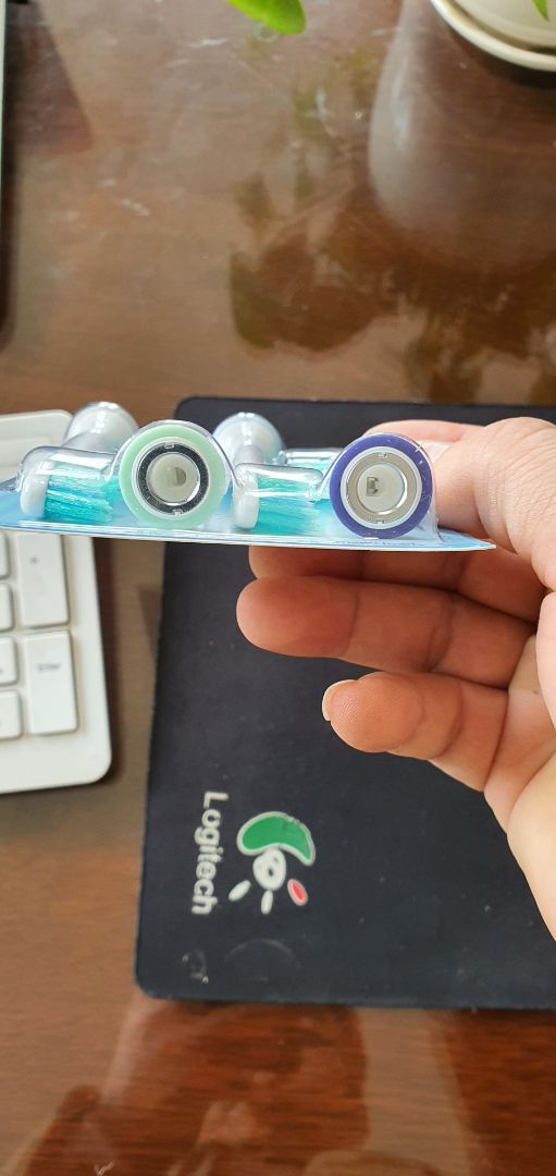 Không ngờ bộ đầu đẹp đến thế. Lắp chuẩn máy đánh răng Philips Sonicare. Rất là ưng luôn, Shop uy tín, giao nhanh đóng gói cẩn thận. Bộ gồm 4 đầu HX-6054A