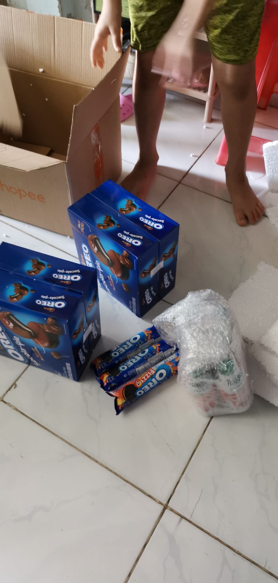 Hàng của Shop là ok. đóng gói hàng cẩn thận, giao đủ hàng, giá bán hợp lý. Mình thích khuyến mại, cứ có khuyến mại là mua ủng hộ.
Chúc Shop luôn đông khách, sẽ ủng hộ Shop ở  những lần sau.