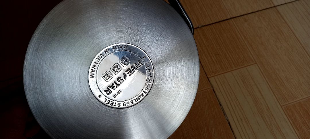 sp mẫu mã đẹp, cầm nặng tay, đb Tiki giao hàng rất nhanh