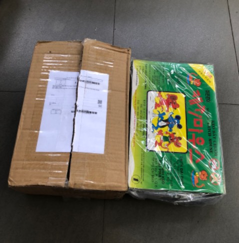 Không dính con nào hết. Mấy con be bé cứ chạy tung tăng, dù mồi phô mai thơm lựng .Chán thiệt. Mọi nguời khen quá, làm mình tuởng hiệu quả.