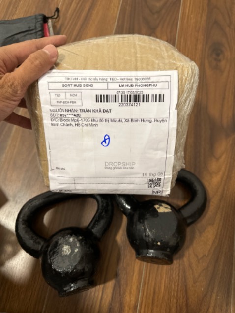 Tạ quá xấu. Không xử lý về mặt trước khi giao. 

Không xử lý kỹ đoạn tay cầm, cực kỳ dễ xước tay