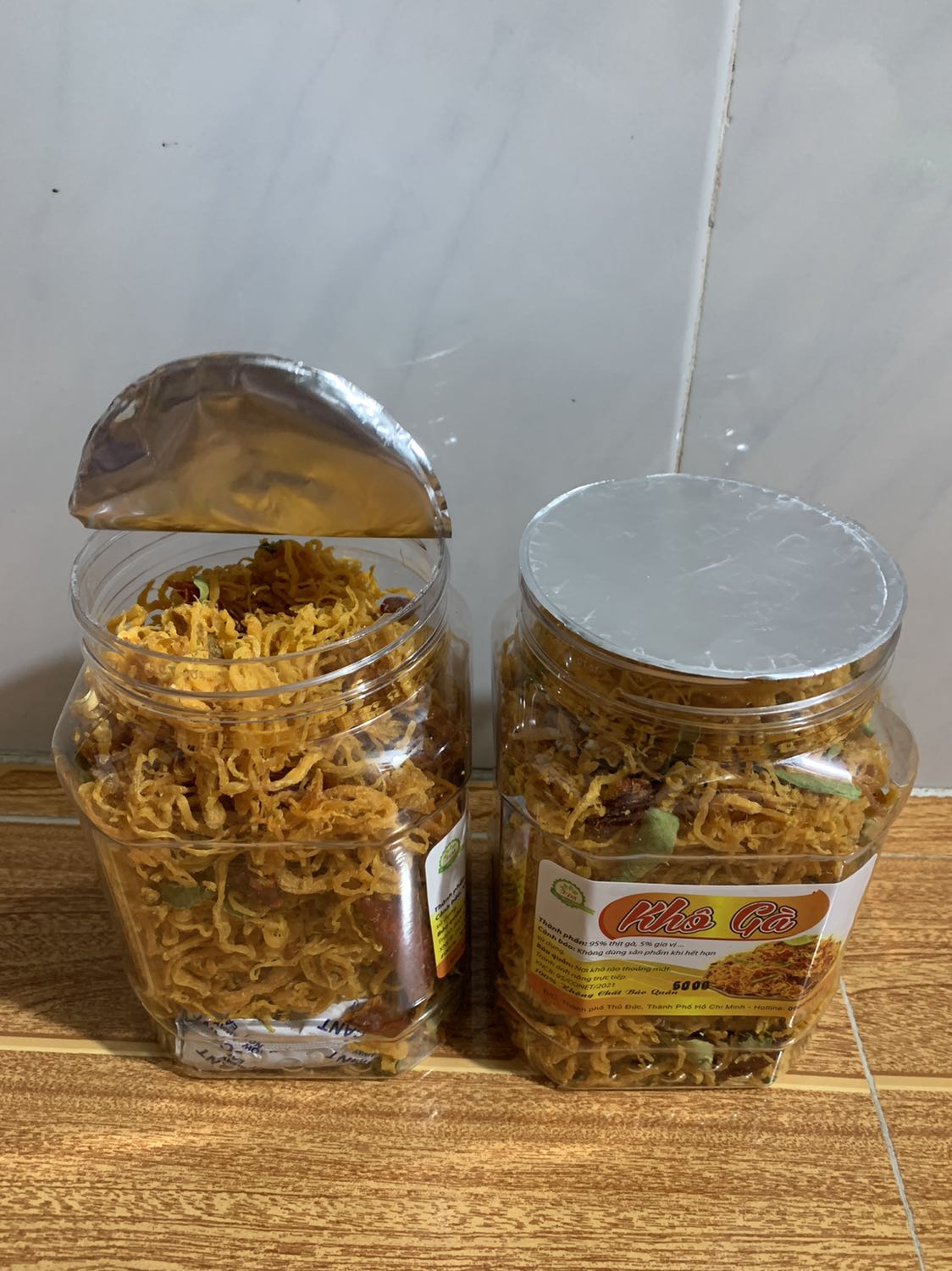 Khô gà mềm, ngon, vị vừa ăn. Hàng mới đóng, sản phẩm được đóng gói sạch sẽ và cẩn thận. Đây là lần thứ 2 mình mua sp của shop. Sẽ ủng hộ lâu dài.