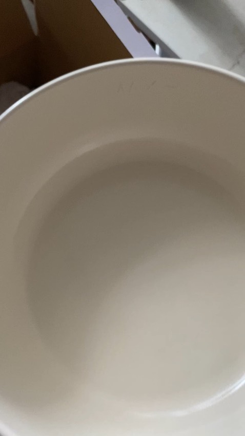 Mình thấy nồi dùng khá ok nhé, cho nước đầy vào đun thì tầm 10p là sôi. Tuy nhiên là phần nồi với đáy nồi không tách rời được nên lúc rửa phải cẩn thận không nước rớt vào chỗ dây diện.