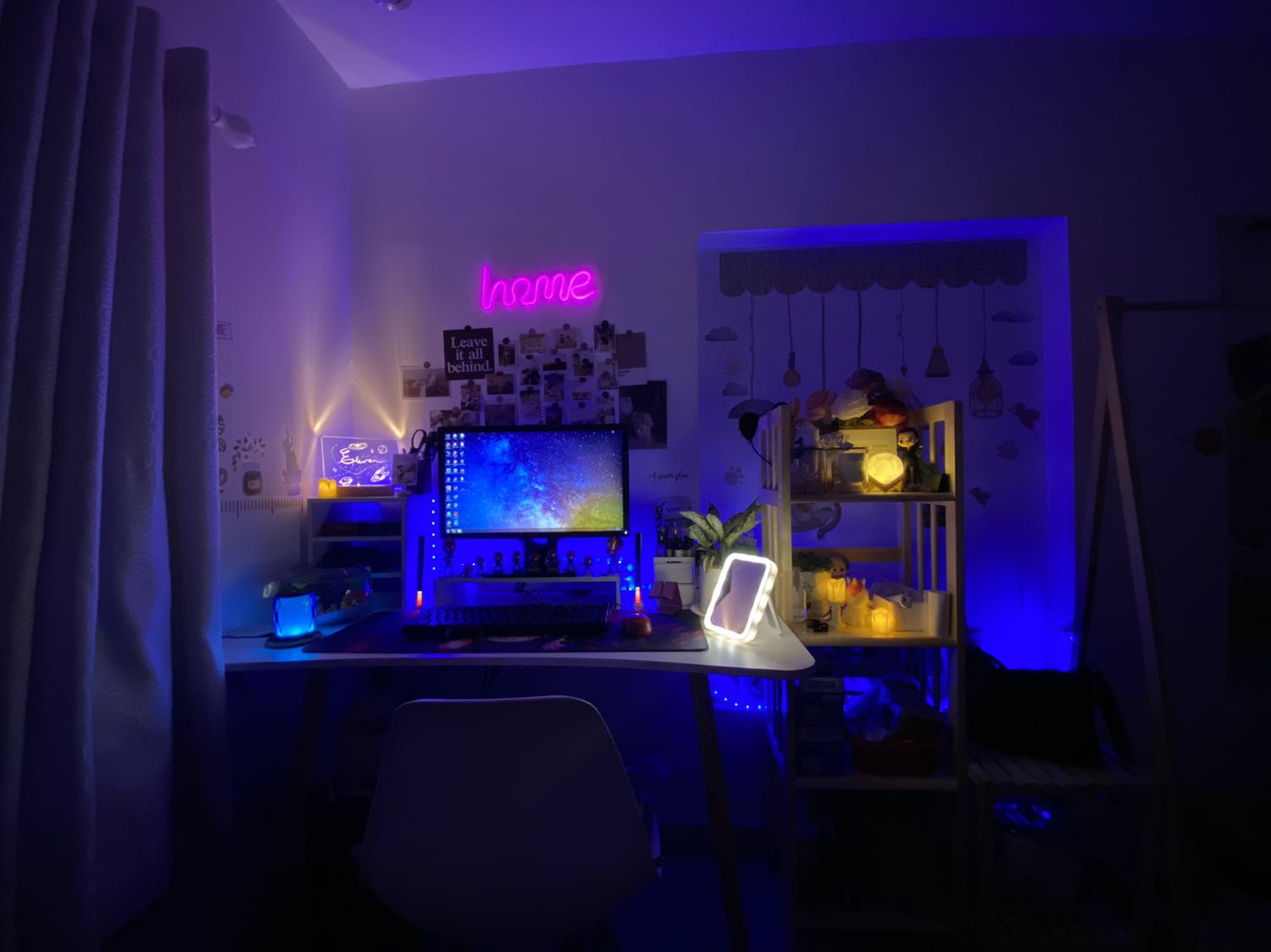 Uầy. Cứ tưởng shop ở SG. Nhận hàng mới biết đi từ HN. 
Mình đặt hàng ngày 30/10. Nay 5/11 mình nhận được hàng. Vì cần bàn gấp nên cũng hóng quá. 
Mình đặt bên shoppee sp tương tự cũng của igea nhưng 10 ngày mà bên vận chuyển k tới lấy hàng cho mình. Nên mình huỷ và đặt bên tiki. Giá rẻ hơn 50k vì được áp mã km. Còn k phải lo vấn đề phí ship.
Về sp thì bàn lắp hơi đau tay, mình con gái vặn tua vít phồng tay luôn. 
Mặt bàn với cạnh bàn có vài vết xước với tróc sơn.
Bàn hơi yếu. Dù mình đặt ngay góc và kế bên là kệ nhưng vẫn k vững. Hơi lung lay. Nói chung là cũng khá ok