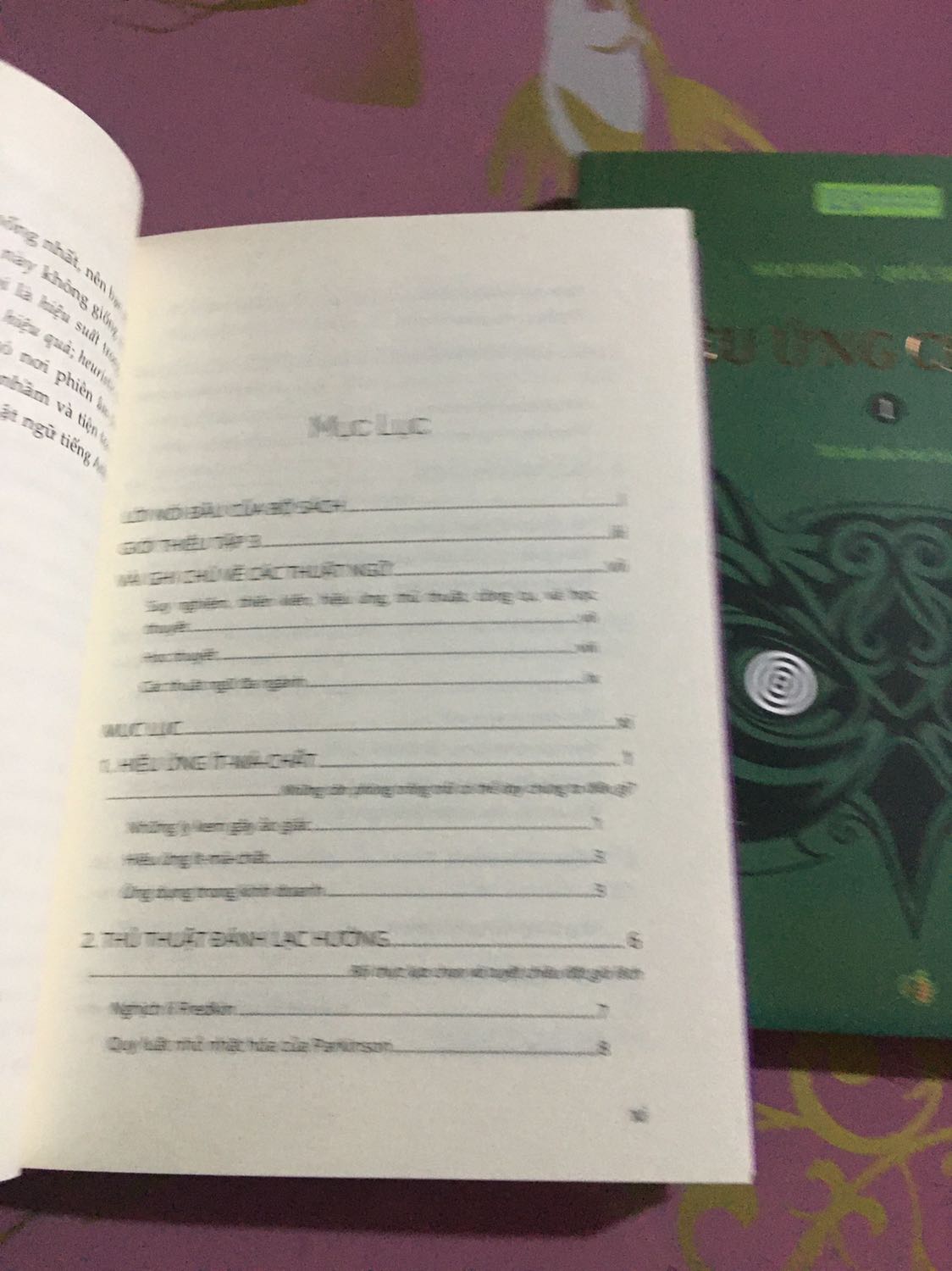 hàng đẹp giao hàng nhanh chóng, ko biết do chính sách của tiki hay là bên giao hàng mà mình đặt hàng lần 1 giao hàng ko nhận dc thì bị huỷ đơn phải đặt lại lần 2
