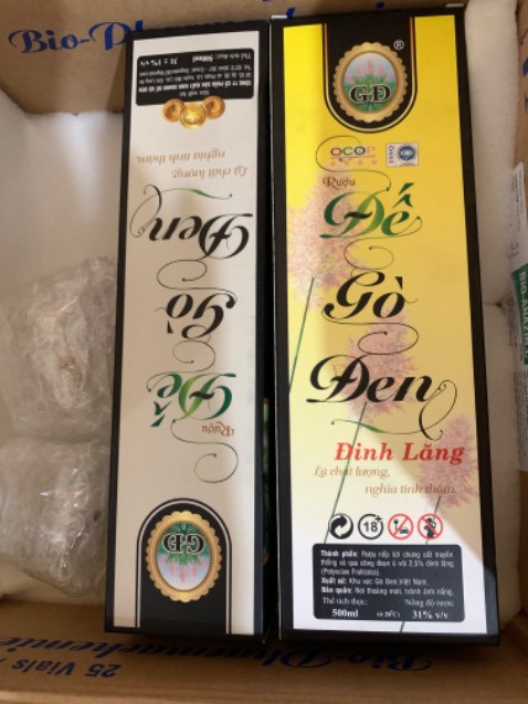 Đóng gói tận tâm, cẩn thận, bao bì đẹp, sang trọng nhưng chắc hơii tốn kinh phí. Nhận hàng nguyên vẹn. Chất lượng ban đầu thấy tốt (đang tiếp tục kiểm chứng ngâm thuốc 3 tháng). Mong giảm phí bao bì để tăng số lượng lít). Giao hàng hơi lệch nhau dù cùng một loại SP. Độ cồn - nhất là rượu ngâm Đinh lăng - thích hợp, uống êm nhẹ mượt.