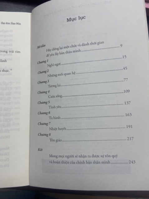 Tiki giao hàng nhanh, về nội dung:
Kiểu sách dạng chữa lành. Sách của một nhà sư Hàn Quốc, một quốc gia sống rất áp lực và cạnh tranh. Sách nói về những khía cạnh quan trọng nhất của con người như gia đình, tình yêu, các mối quan hệ… Nếu thật sự quá áp lực hoặc cảm thấy cuộc sống nhạt nhẽo không có niềm vui mọi người có thể tham khảo. Nếu ai theo đạo phật sẽ cảm nhận tốt hơn và thích hơn