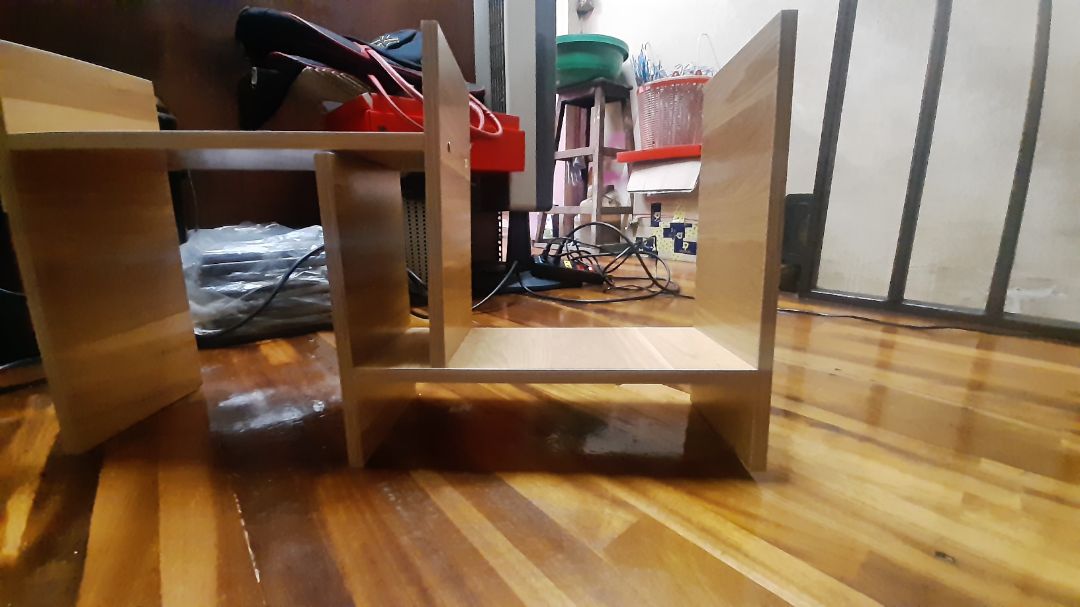 sản phẩm quá tệ. lỗ bắt vít thì méo xệch, nhắn tin *** hỗ trợ thì im re, ván thì bề mặt tưa. ngồi hí hoáy để đo và chỉnh lỗ lại mất cả tiếng đồng hồ. Nhà bán quá tệ