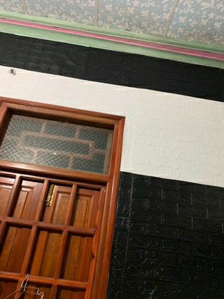 xốp đẹp lắm luôn. dán vào nhìn trông sạch sẽ hẳn. sẽ mua thêm để dán các phòng ngủ, shop giao hàng nhanh, tận tình