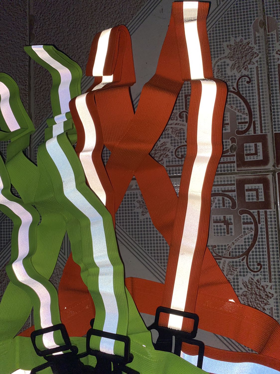 đẹp, gọn, hơi rối khi mang, chắc do mình mới lần đầu mang còn bỡ ngỡ, nói chung rẻ và đẹp, đi phượt an toàn