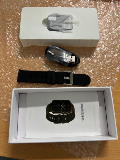 Mình mua dùm bạn, lúc cài hơi vướng chỗ ghép điện thoại với đồng hồ để đồng bộ dữ liệu. Mình thao tác đủ kiểu không được trên ip8, nhưng trên ip14 thì ok. Sau cùng mình kết nối watch *** trước, vào trong app mục thêm thiết bị kết nối d06 lại sẽ ok.