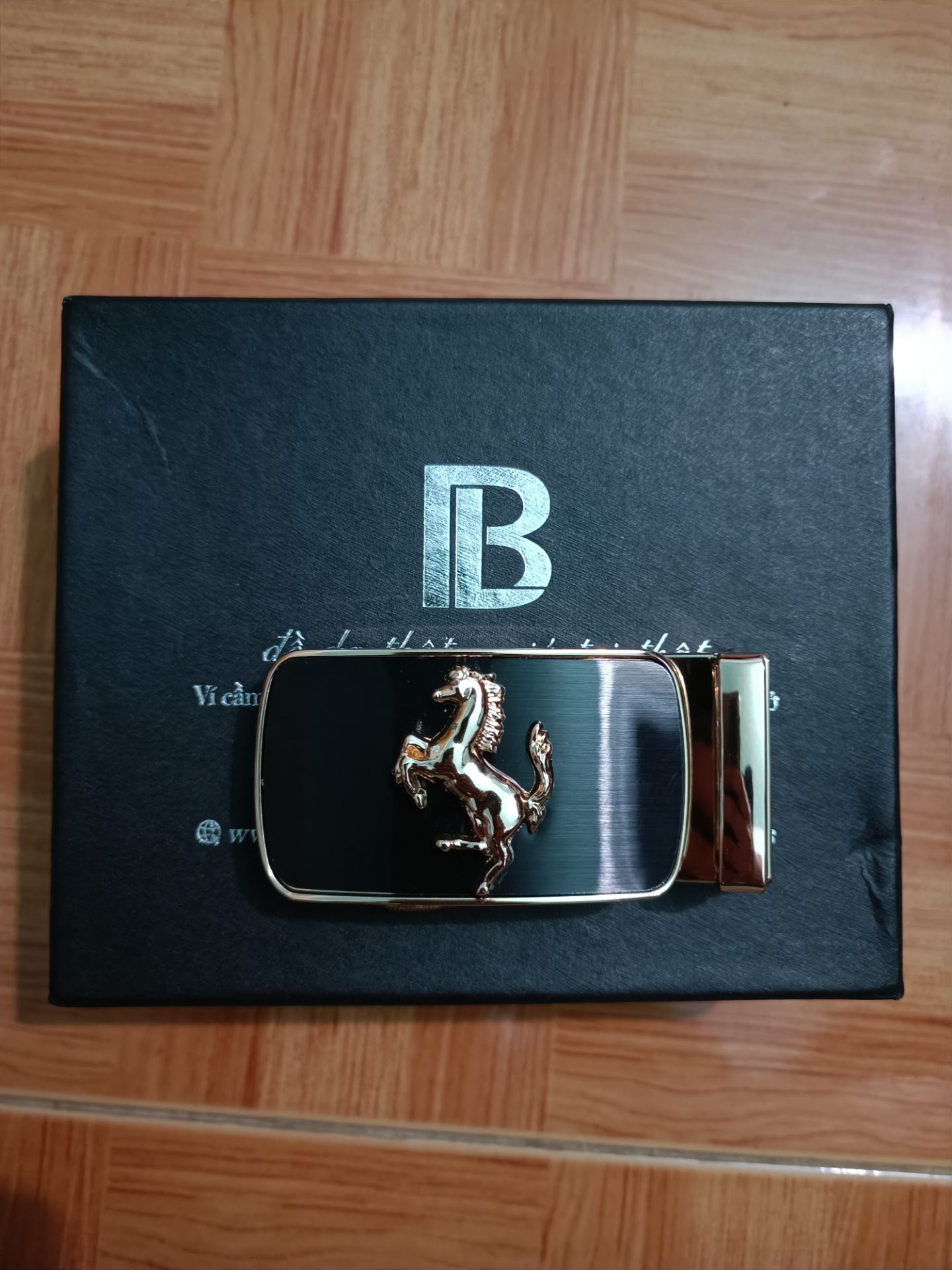 sản phẩm đẹp nhìn rất xịn đóng gói rất cẩn thận ,tiki giao hàng khá nhanh khá hài lòng