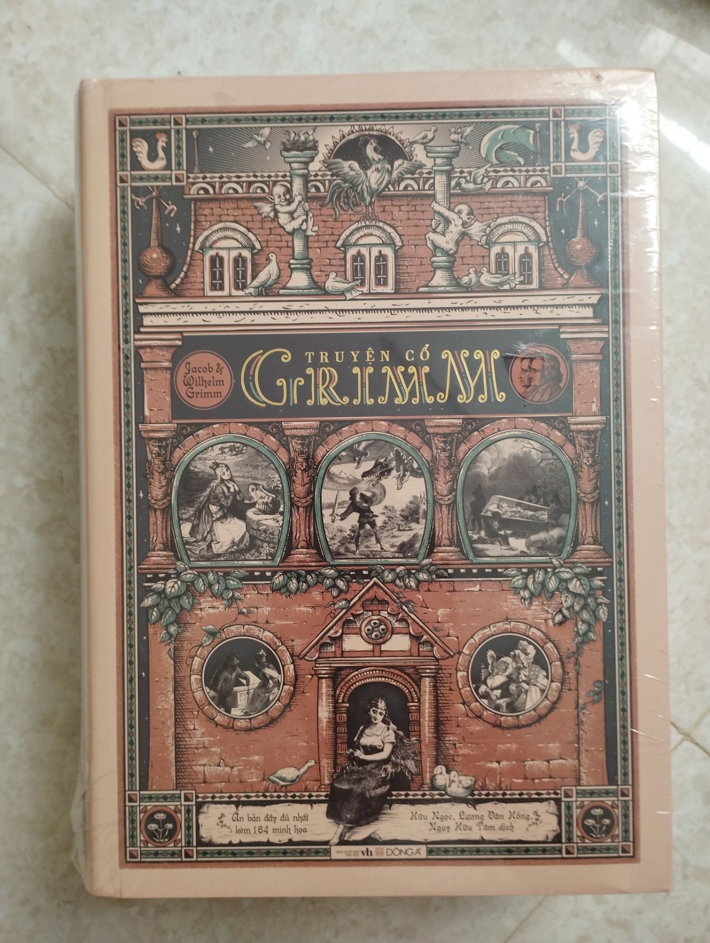 còn nguyên seal, sách mới gần như không bị hư hỏng gì