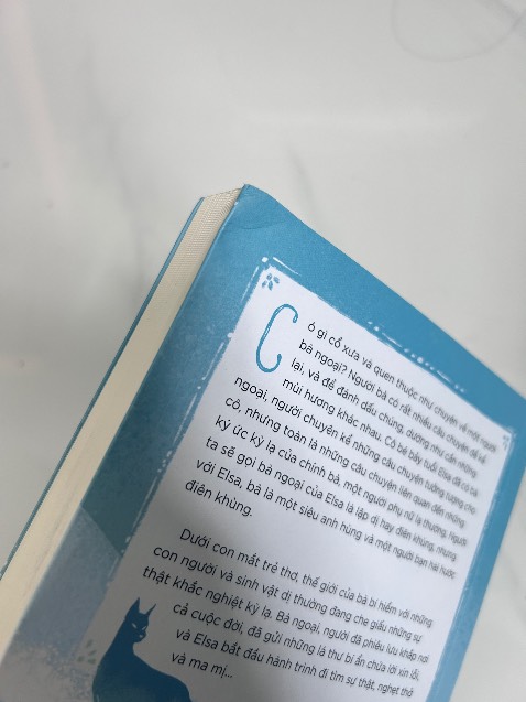 Tiki ơi, sao có thể giao cuốn sách nó tàn tạ như thế nàyyy 😭