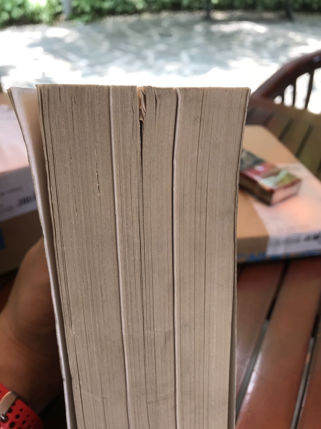 Nhận hàng cách đây 5 phút và shock luôn với tình trạng sản phẩm :|
Đã gọi *** và được hứa sẽ giải quyết bằng cách sẽ có nhân viên tới kiểm tra điều kiện hàng => rồi đủ điều kiện hư hỏng gì đó thì mới được đổi.
Vậy mình chụp luôn ảnh lên đây để các bạn tiện kiểm tra xem đã đủ điều kiện để đổi chưa nhé :) Nhận hàng cách đây 5 phút và shock luôn với tình trạng sản phẩm :|
Đã gọi *** và được hứa sẽ giải quyết bằng cách sẽ có nhân viên tới kiểm tra điều kiện hàng => rồi đủ điều kiện hư hỏng gì đó thì mới được đổi.
Vậy mình chụp luôn ảnh lên đây để các bạn tiện kiểm tra xem đã đủ điều kiện để đổi chưa nhé :)