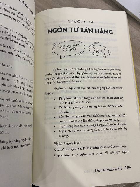 Mình đã đọc hết 3 cuốn khởi nghiệp của tác giả Trần Thanh Phong. Khi biết anh Phong ra quyển sách lần này, mình phải đặt ngay. Sách của anh viết rất thực tế và dễ hiểu, đọc cảm giác rất thoải mái, như là đang được trò chuyện, sống cùng tác giả. Sách lối tắt khởi nghiệp lần này, đã vạch ra một con đường khởi nghiệp rõ ràng hơn, những điều cần thiết và nên tránh trong quá trình khởi nghiệp. Cảm ơn anh Phong rất nhiều, vì đã luôn dành thời gian ra để có thể dịch và viết những quyển sách như thế này. Giờ chỉ cần anh ra sách, là em sẽ mua vì chất lượng là điều không cần phải bàn cãi.