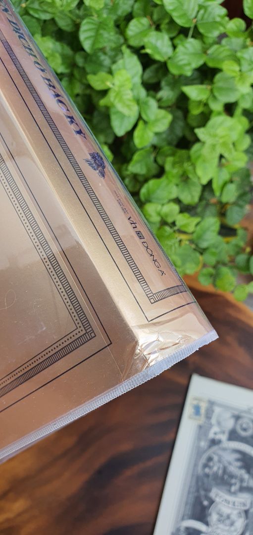 Sách đẹp, dày và tư liệu lịch sử giá trị.
Tuy nhiên sách bị móp nặng và rách nhẹ trang bản đồ. Lúc mở ra thì không có lót chống sốc. Phải chăng do Tiki đóng gói giao hàng quá sơ sài và thiếu bảo quản sản phẩm.