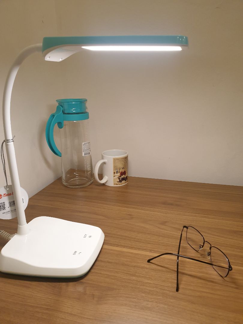 Đóng gói cẩn thận. Giao hàng cả cuối tuần.
Sản phẩm nguyên vẹn. Đúng mẫu mã hình thức. Các chức năng đèn OK.