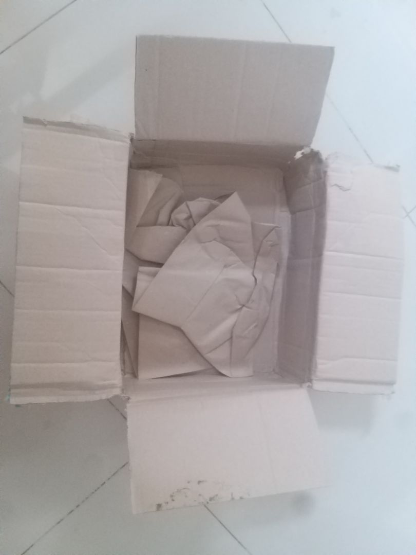 Khâu đóng gói của Tiki ngày càng tệ, sách nặng giao về tỉnh mà đóng sơ xài, chỉ có 1 tờ giấy chống sốc cho 2 bộ sách dầy cui, tôi rất thấy vọng về Tiki trong thời gian từ 2020 đến giờ. Đóng gói bảo quản sách quá tệ. Tôi sẽ liên hệ đổi trả bộ sách này.