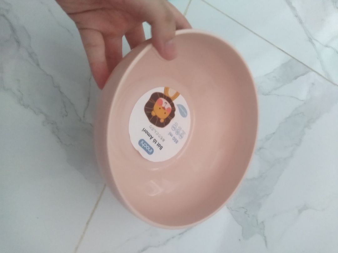 đóng gói chắc lắm, mình mua giá 11k, cái lớp keo trong bát mng lấy máy sấy sấy tầm 20s rồi hãy gỡ ra, đảm bảo sạch bóng không còn vết keo 🥰 xứng đáng 5 saooo ✨🌌🌟