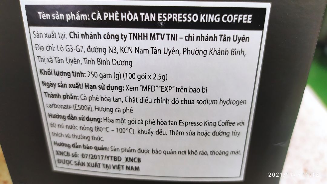 Cafe vị đậm. Khi pha nghe mùi hơi khét nhưng để nguội chút xíu thì uống cũng ok, giống expresso. 
Điểm trừ về hình thức, có cảm giác là có cái hộp giấy rồi nhồi 1 đống cafe vào cho đủ số vậy. Mình đếm thử thì ra 101 gói. 😂