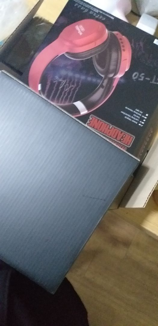 đóng gói kĩ, giao sớm hơn dự kiến, mặc hàng đẹp nhưng có điều nhầm màu rồi, mik đặc màu bạc nhưng lại giao đỏ a