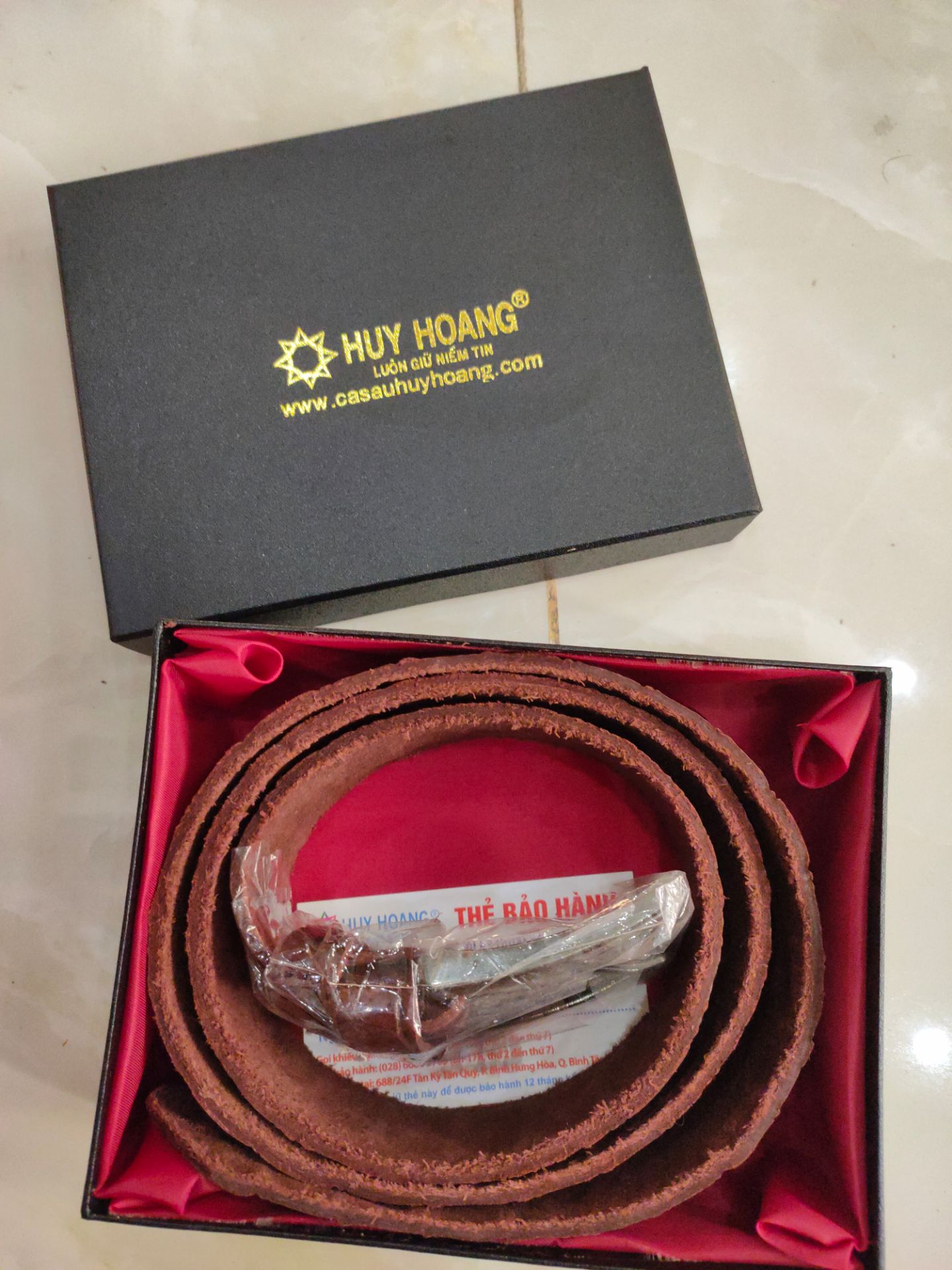 Dây da bò thật dc dập vân nữa nhìn sang trọng gấp nhiều lần... mình trong nghề nên nhìn là biết da thật... sẽ tiếp tục mua của shop