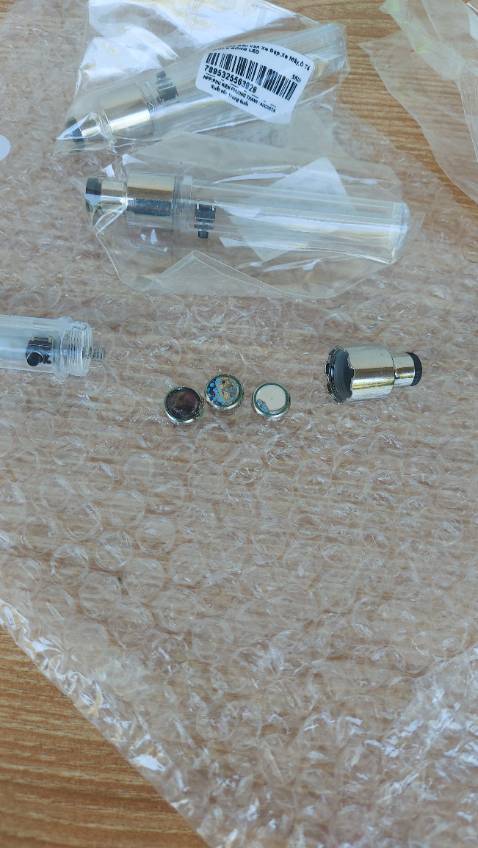 Giao đúng hẹn. 4 cái hử 1. Do ko ktra trc khi giao