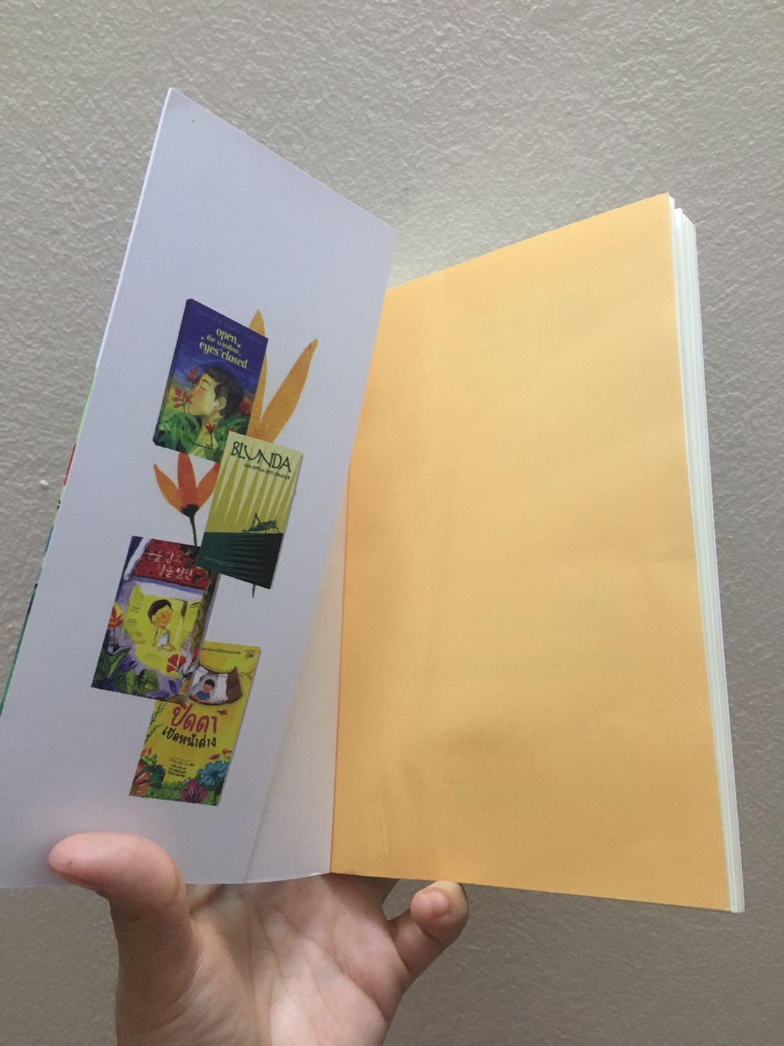 Cuốn sách không chỉ viết cho trẻ con mà được nhiều người lớn tìm đọc 🥰. nội dung dễ xương lắm luôn
Sách giao về nguyên vẹn, cái bìa trong giấy cam nhạt sờ siu thích
Tiki giao nhanh nữa, chấm 100 điểm