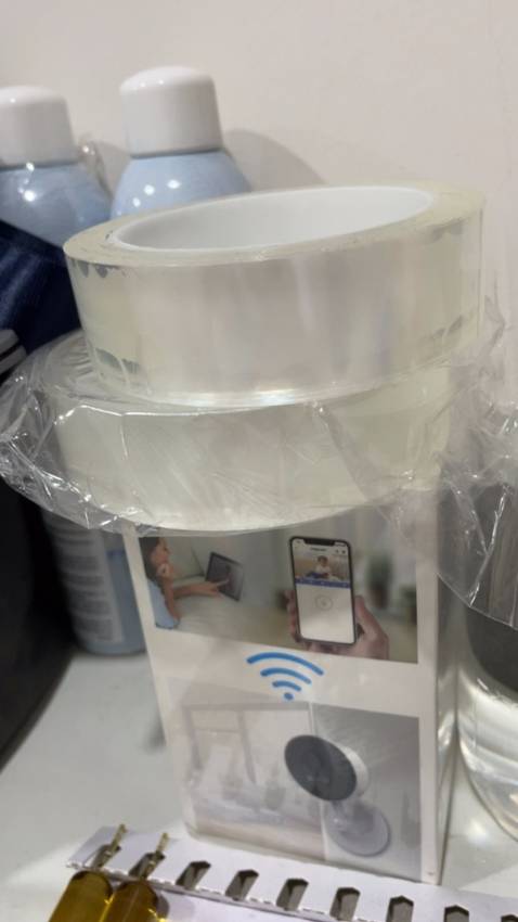 Mình mua để dán ảnh trang trí các thứ thôi, nhìn vậy nhưng dùng cũng đc nhiều lắm, dán mọi thứ rồi mà vẫn chưa hết. Dễ bóc, dính cũng khá chắc mình dán thử trong nhà tắm có nước mà vẫn dính rất chắc nhaa. Giao hàng hơi lâu xíu nhưk mà rất đáng mua à nha