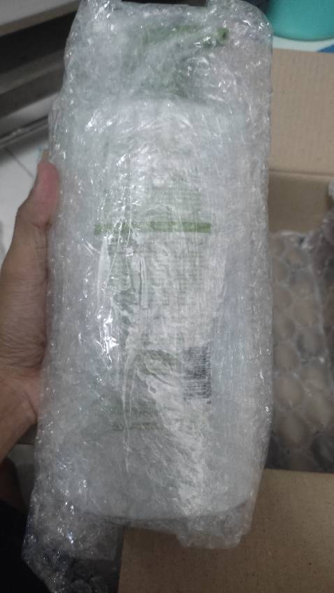 Đóng gói cẩn thận nhưng không có quà tặng kèm, nếu hết quà tặng nên đổi poster để khách biết mua sản phẩm khác.