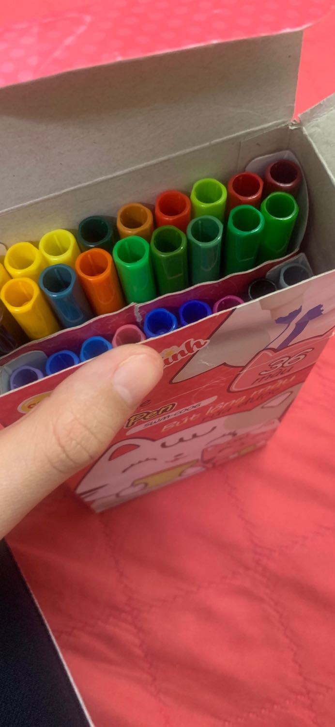 Hàng xấu, hộp bị bóp méo, nhìn chẳng ra gì. Gói hàng kém, không có bọc xốp. Lúc nhận hàng thì chỉ muốn vứt đi vì đồ quá xấu và hộp thì nhìn quá rách nát. Mua đồ tặng bạn nhưng hộp lại méo mó thế này chỉ muốn vứt đi. Không bao giờ mua lại Hàng xấu, hộp bị bóp méo, nhìn chẳng ra gì. Gói hàng kém, không có bọc xốp. Lúc nhận hàng thì chỉ muốn vứt đi vì đồ quá xấu và hộp thì nhìn quá rách nát. Mua đồ tặng bạn nhưng hộp lại méo mó thế này chỉ muốn vứt đi. Không bao giờ mua lại