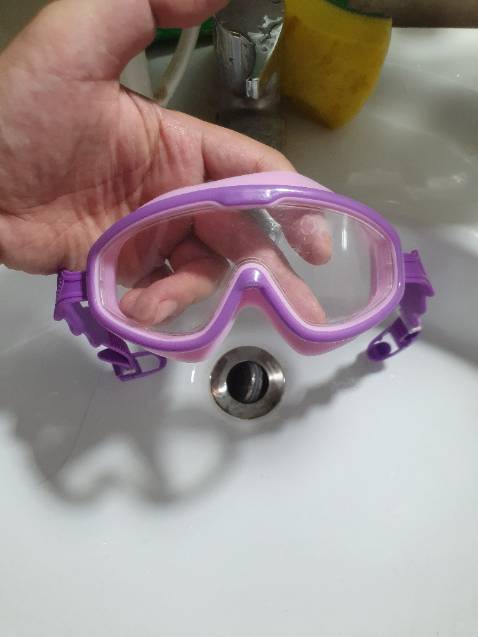 Giá rất tốt. Ôm sát mắt. Trẻ con người lớn dùng đều ok