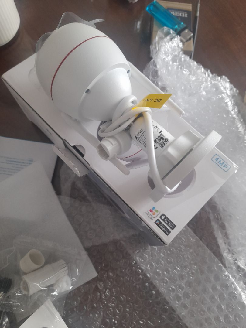 trên ghi tặng kèm theo thẻ nhớ mà giao thì ko có ko thành thật rùi