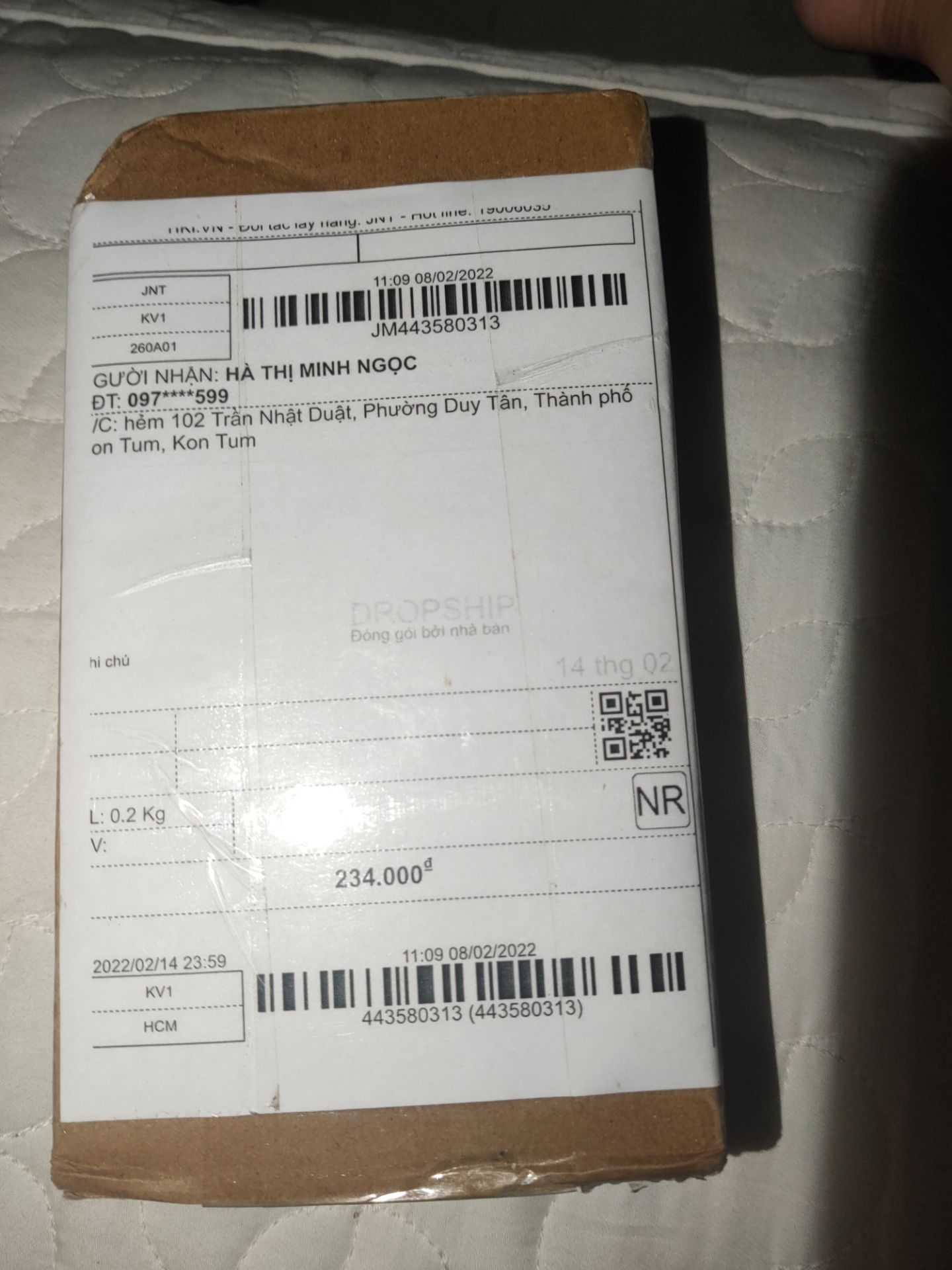 Từ khi nào TiKi không cho người nhận xem hàng trước khi thanh toán vậy ạ?! Lỡ đang cần nên phải nhận, còn không sẽ xử dụng app khác có các dịch vụ khác ưu đãi hơn. ( Hãng J& T giao hàng). Quảng cáo bịch rõ to mà đc 30 viên