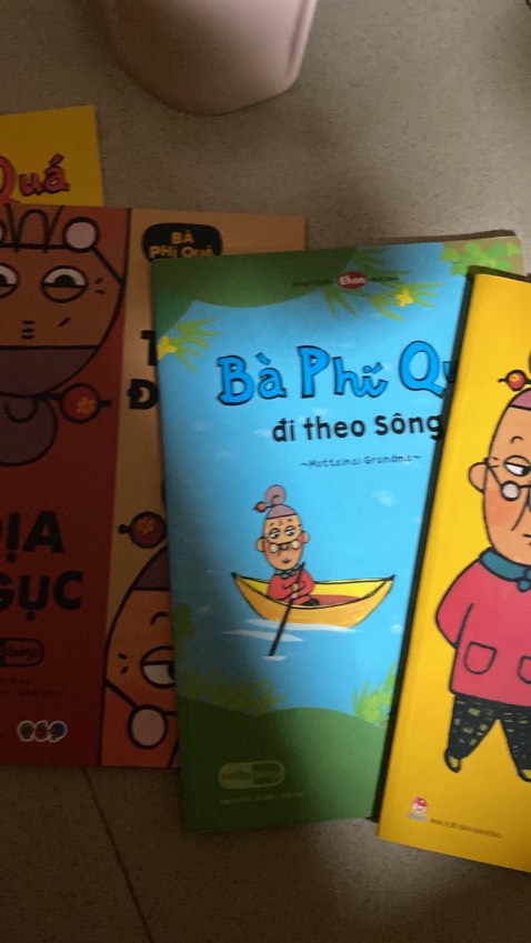 Sách đẹp, chất giấy dày dặn, câu chn phù hợp với các bé