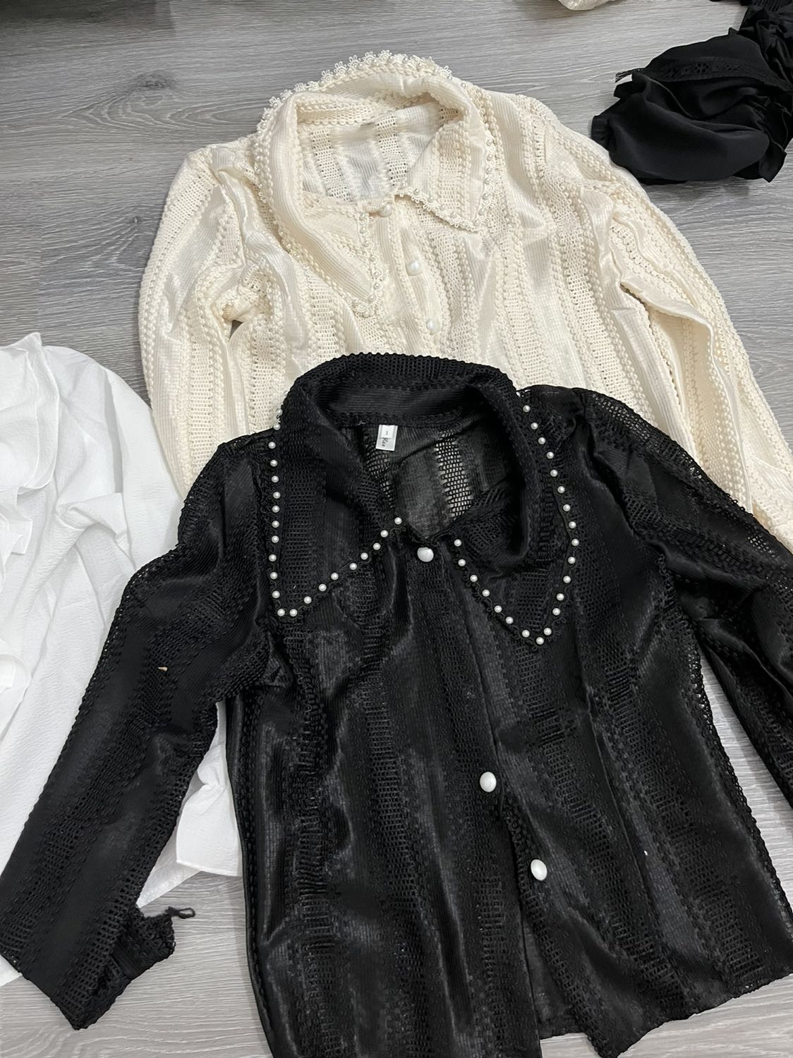 giao hàng rất nhanh. Máy dễ sử dụng may rất êm. Có nhiều sự lựa chọn đường may. Nhỏ gọn