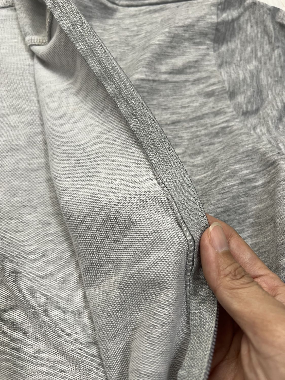 Khích lệ 5* chứ áo lần này không như những lần trước. Chất vải lần này mỏng hơn, sờ thấy có polyme chứ không 100% cotton như mấy áo trước đã mua. Nói chung lần này không vừa ý. Đã mua mấy lần áo khoác hiệu này rồi.