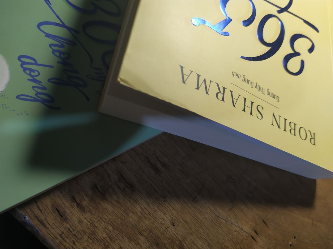 Sạch bị cong mép rất nhiều. Mình nghĩ 1 phần do bên vận chuyển cũng 1 phần do Tiki đóng gói hàng. Đa số những lần mình nhận nhận sách đều bị vậy. Mình rất hài lòng về Tiki ngoại trừ việc này. Thực sự rất muốn mua sách ở Tiki nhưng thấy sách bị như này lại có suy nghĩ đến mua trên Fahasa